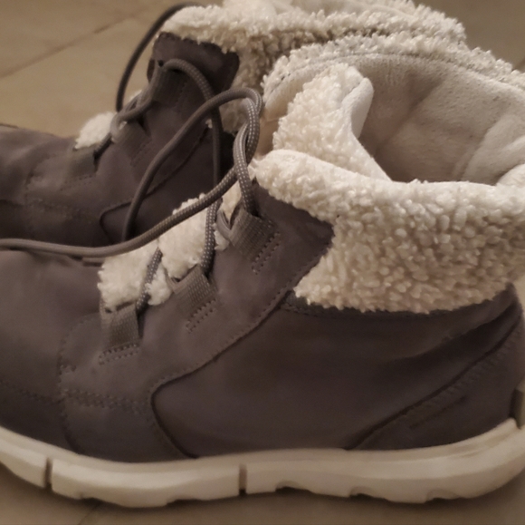 Sorel Explorer gray booties - Picture 3 of 3